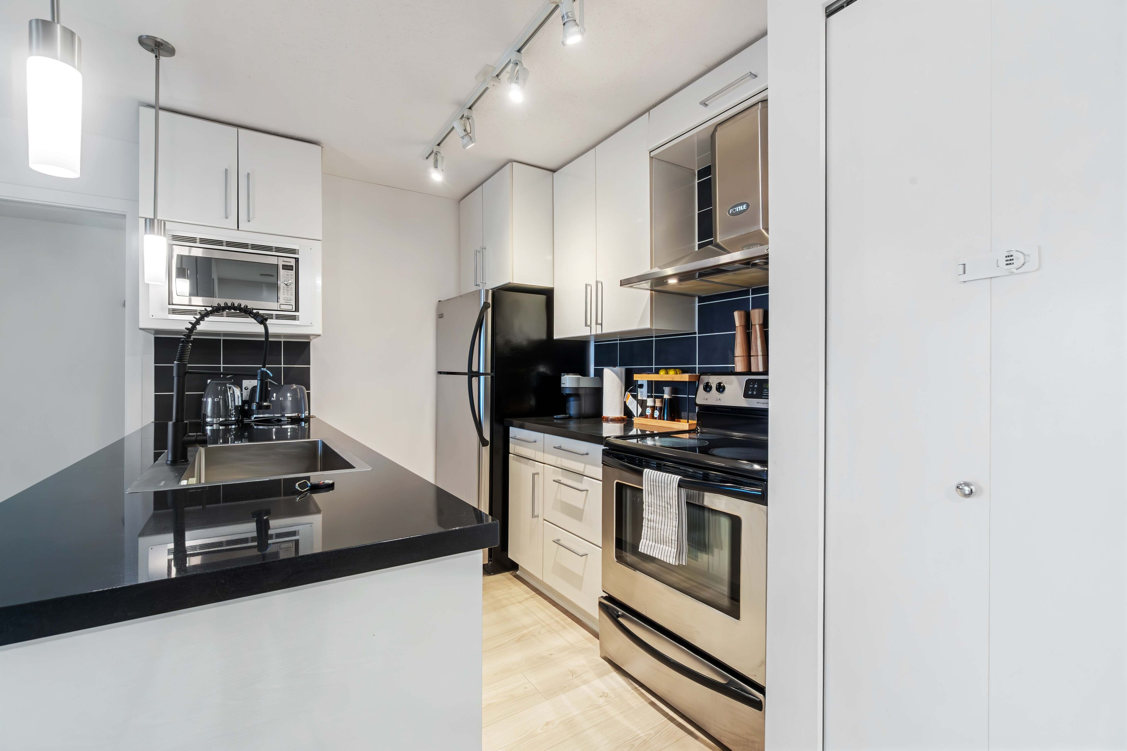 Microwave, oven, dishwasher