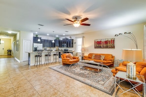 House (4 Bedrooms) | Interior