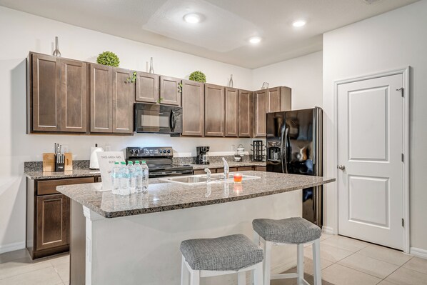 Apartment (3 Bedrooms) | Interior - Modern Family Townhome w/ Patio in Riverview! (Riverview)