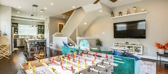 2 Mi to Dtwn: Modern Houston Home w/ Private Patio