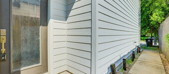 2 Mi to Dtwn: Modern Houston Home w/ Private Patio