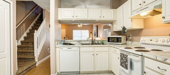 ช้อปปิ้ง, กอล์ฟ และอื่นๆ: บ้านพักสำหรับครอบครัวในเวสลีย์ชาเปล