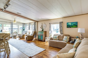 House (2 Bedrooms) | Interior