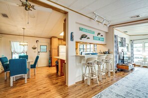 House (2 Bedrooms) | Interior