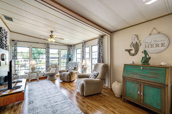 House (2 Bedrooms) | Interior