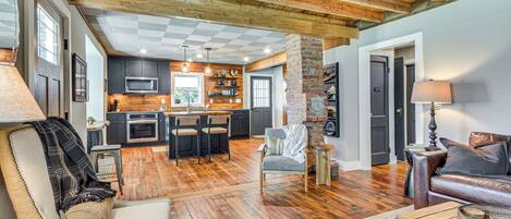 House (3 Bedrooms) | Interior