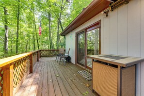 House (2 Bedrooms) | Interior - Smoky Mtn Cabin, 7 Mi to Cataloochee Ski Area! (Maggie Valley)