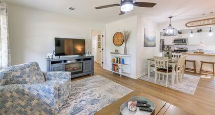 Walk to Dtwn Pine Mountain! 'evergreen Cottage'