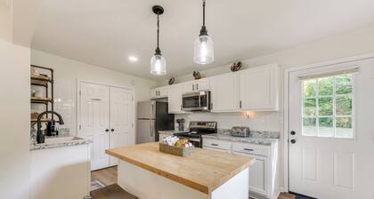 Walk to Dtwn Pine Mountain! 'evergreen Cottage'