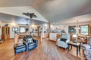 House (3 Bedrooms) | Interior