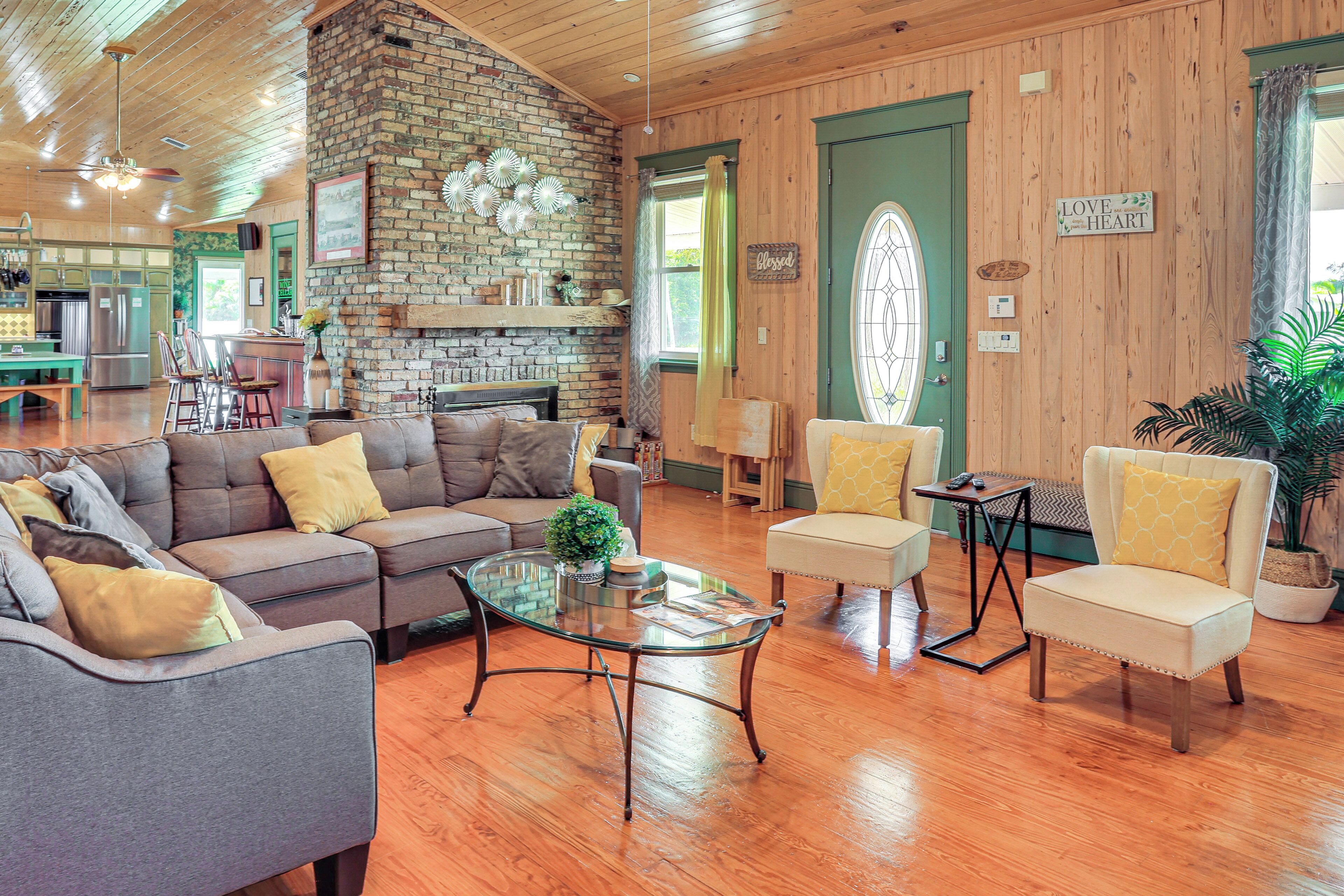 House (4 Bedrooms) | Interior