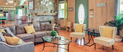House (4 Bedrooms) | Interior