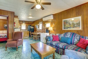 House (2 Bedrooms) | Interior - Walk to Greers Ferry Lake! Home w/ Dock Access (Higden)