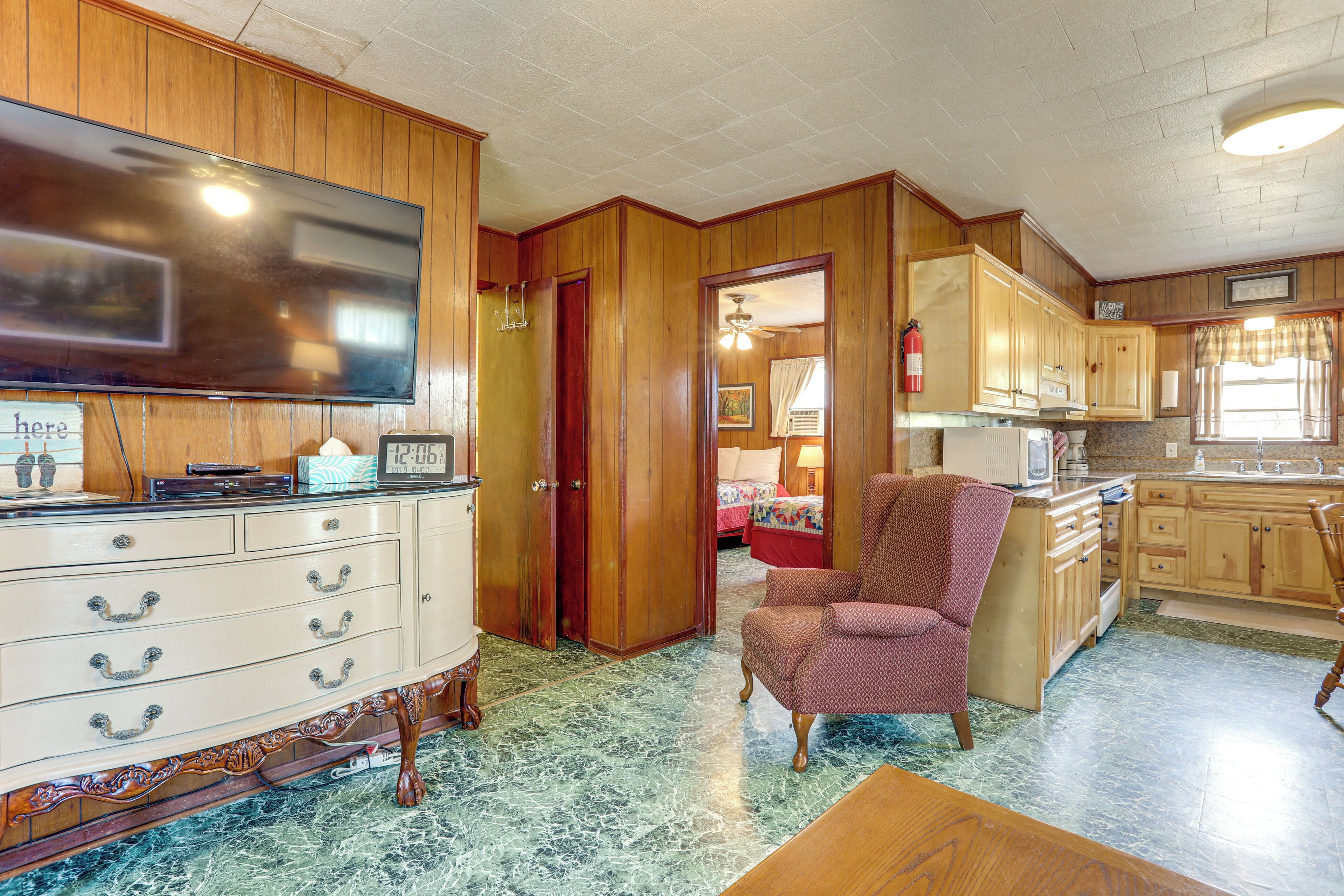 House (2 Bedrooms) | Interior