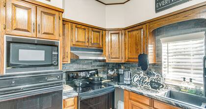 Close to Hospital & Dtwn! Quiet Waycross Home