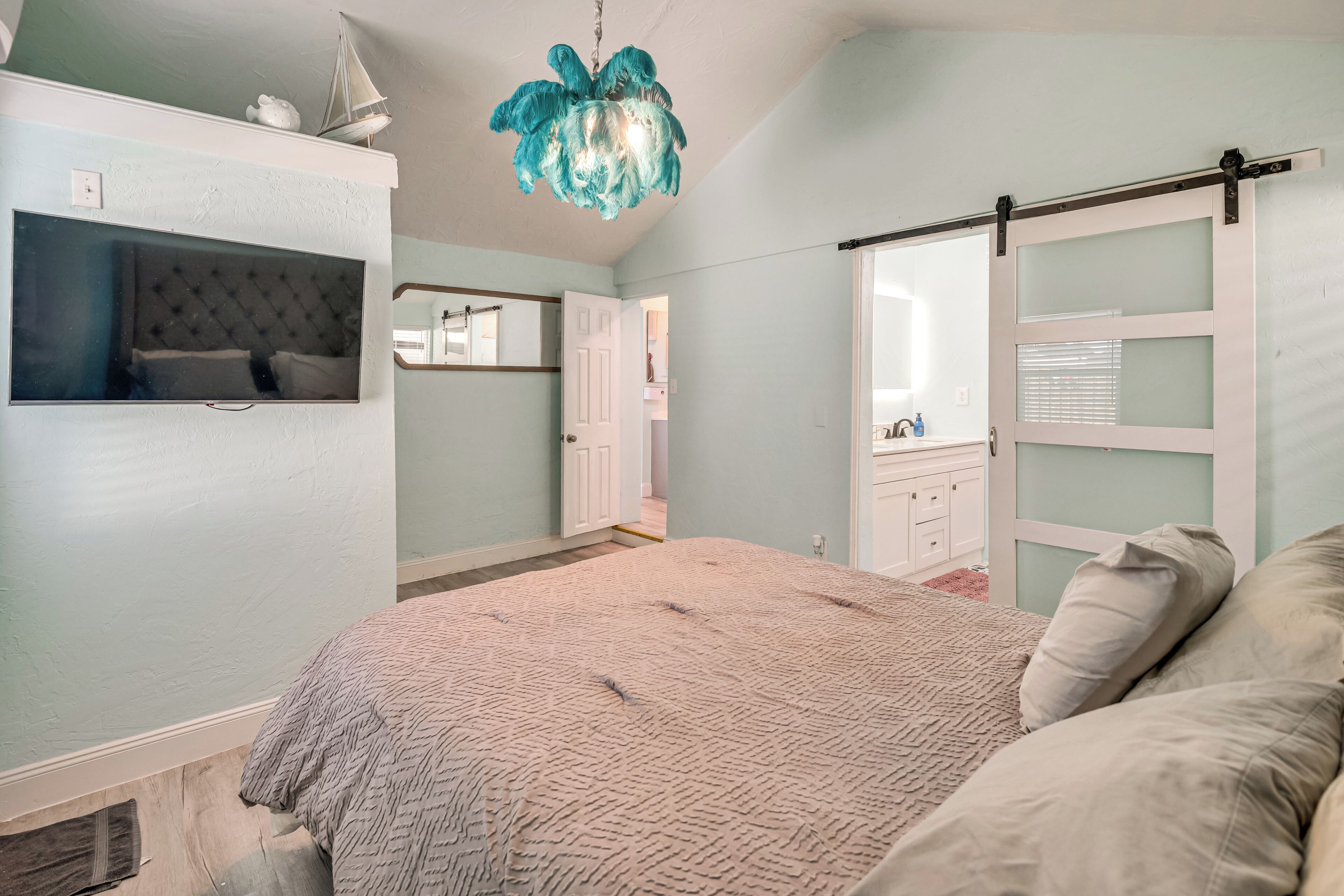 House (2 Bedrooms) | Interior