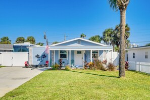 Interior - Walk to Ocean! Home w/ Large Yard in Ormond Beach (Ormond Beach)