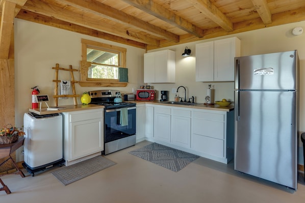 House (2 Bedrooms) | Interior