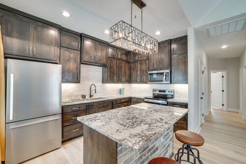 Brand-new Home 2 Mi to Shannon Med Center!