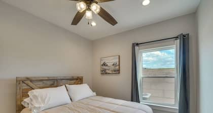 Brand-new Home 2 Mi to Shannon Med Center!