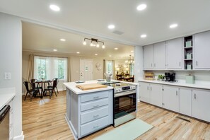 House (3 Bedrooms) | Interior