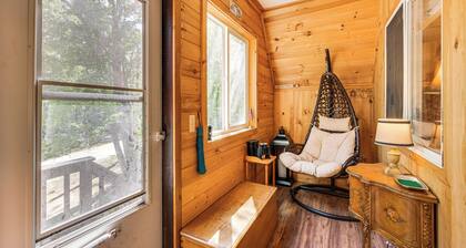 Walk to Beach & Playground: Charming Madison Cabin