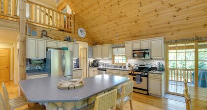 1 Mi to Public Beach: Port Austin Cabin w/ Hot Tub