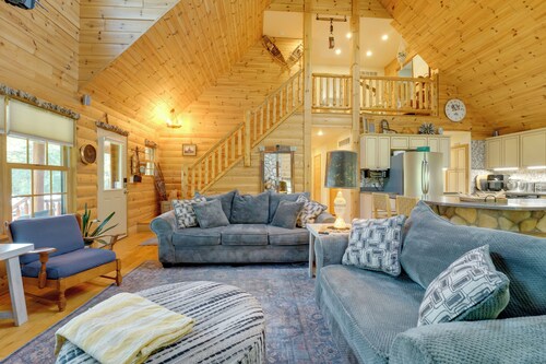 1 Mi to Public Beach: Port Austin Cabin w/ Hot Tub