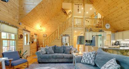 1 Mi to Public Beach: Port Austin Cabin w/ Hot Tub