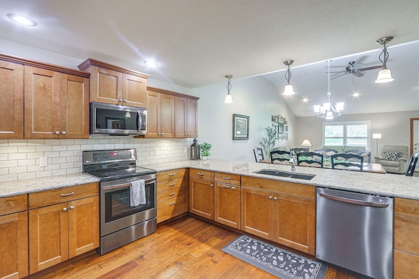 House (3 Bedrooms) | Interior