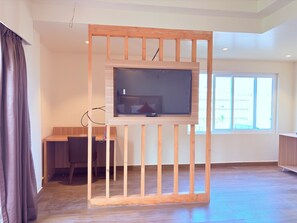 Deluxe Double Room, Balcony, City View | Free WiFi, bed sheets