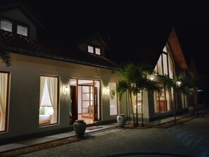 Villa, 5 Bedrooms, Accessible, Smoking | Exterior