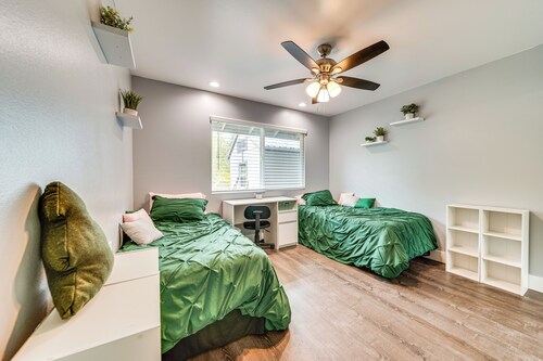Close to Beaches! Pet-friendly Keaau Home w/ Lanai