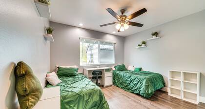 Close to Beaches! Pet-friendly Keaau Home w/ Lanai
