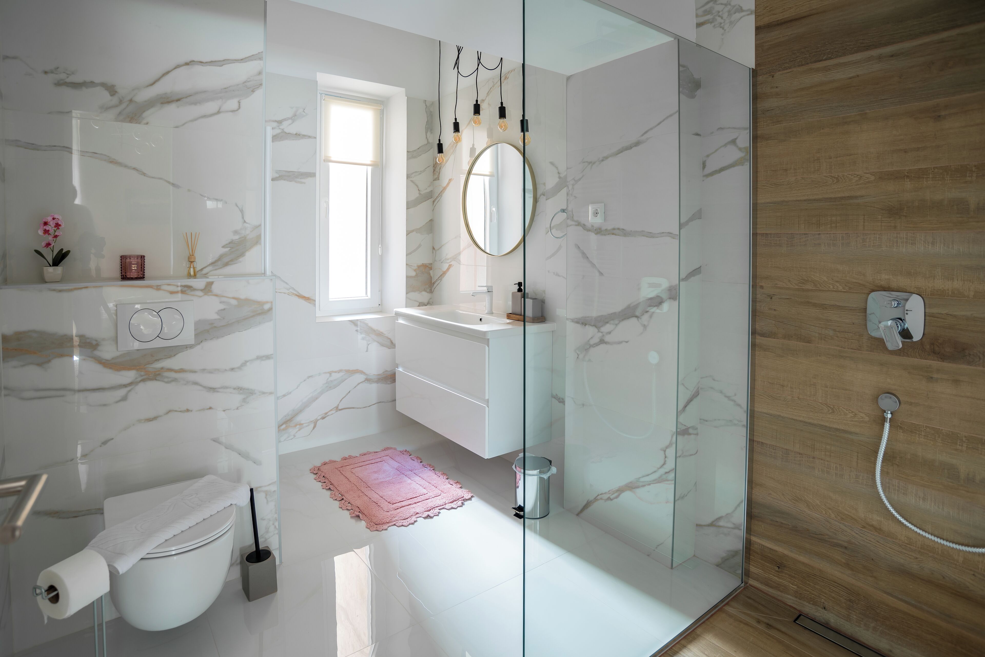 تجهيزات دش، مجففات شعر، مناشف، صابون