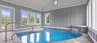 Mountain View Splash - Indoor Pool Hot Tub Game Room Stunning Smoky Mountain Views