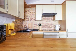 Refrigerador, microondas, parrilla de estufa y lavavajillas