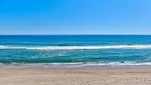 On the beach - Three Little Birds - Oceanfront Condo with Private Decks and Community Pools. Mu (Kure)