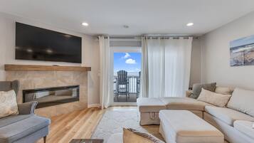 TV, fireplace, offices