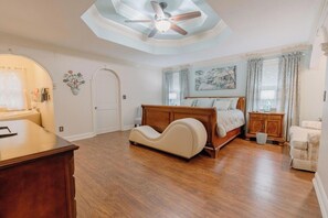6 habitaciones, escritorio, wifi y ropa de cama 