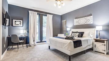 9 bedrooms, desk, iron/ironing board, free WiFi