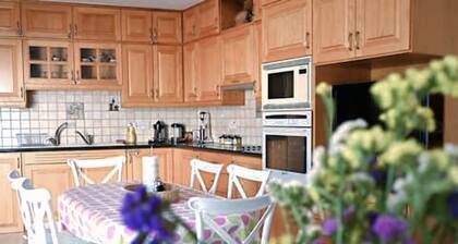 Cozy home in Omodos with mountain views, garden, WiFi, and private parking.