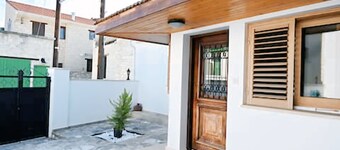 Cozy home in Omodos with mountain views, garden, WiFi, and private parking.