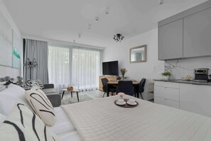 Iron/ironing board, travel cot, WiFi, bed sheets - Modern Studio in Mielno | Balcony, Parking, 700 m to the Beach (Mielno)