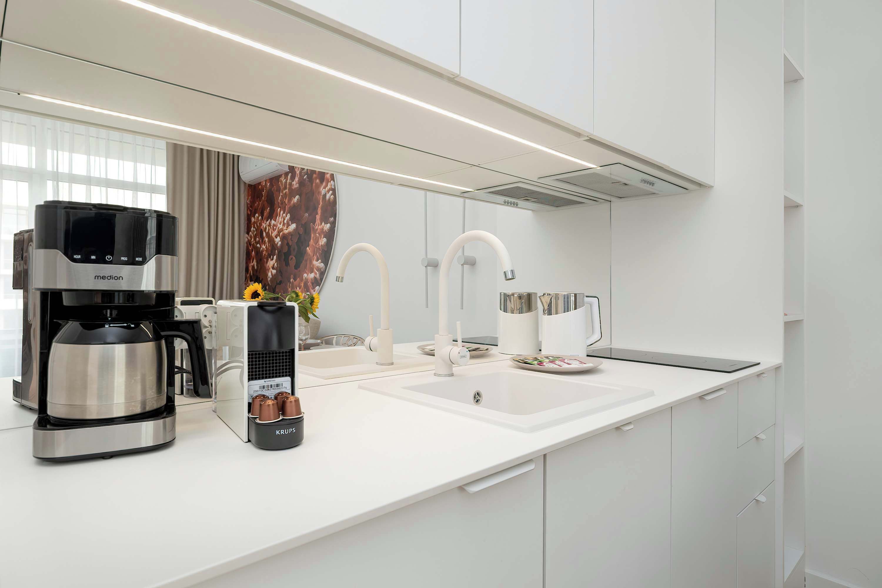 Refrigerador, microondas, parrilla de estufa y lavavajillas 