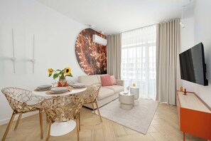 Téléviseur, bureau