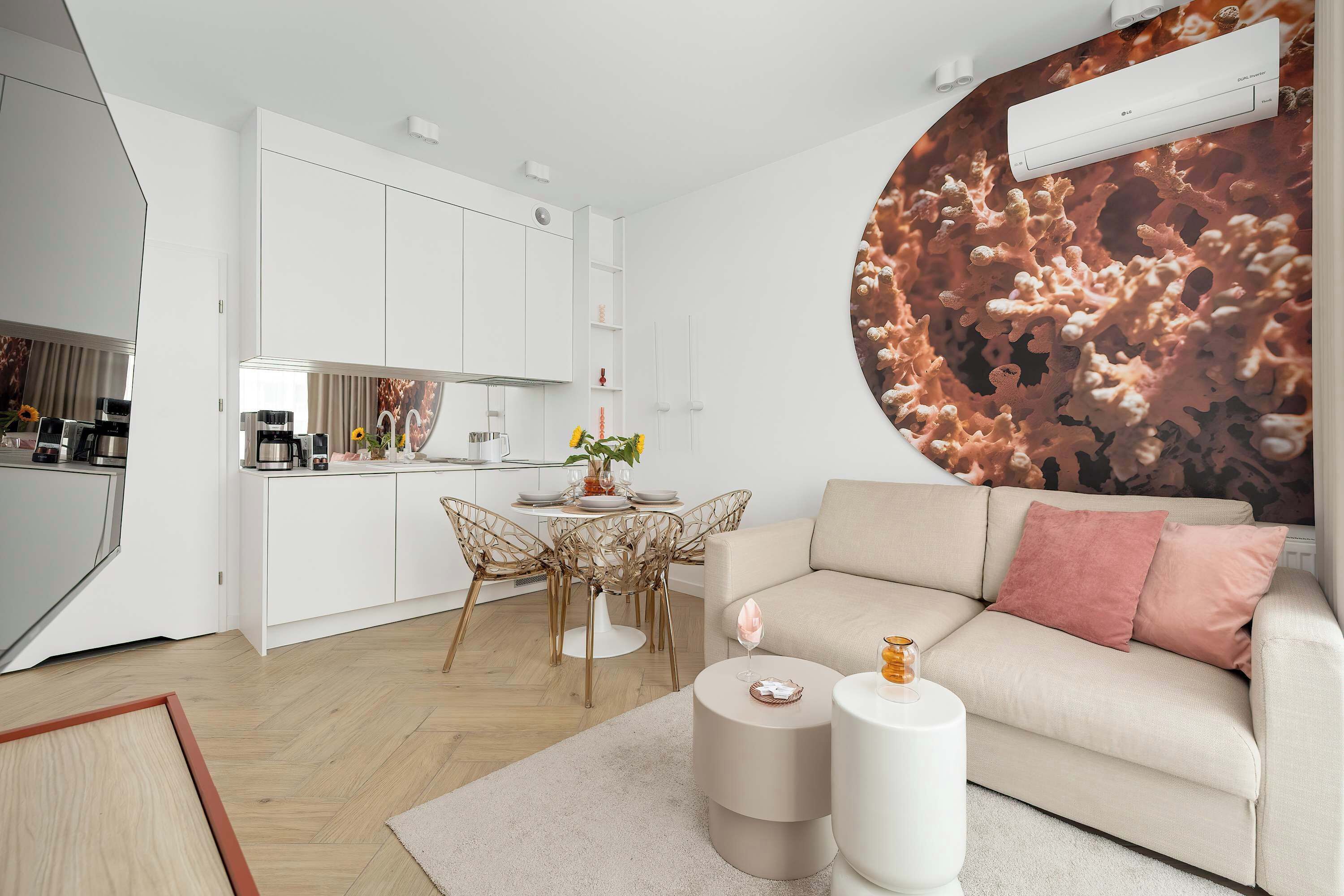 Unwind on the comfortable sofa that can be converted into double bed.