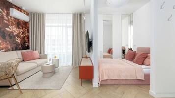 Bügeleisen/Bügelbrett, Reisekinderbett, WLAN, Bettwäsche