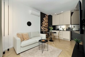 Téléviseur, bureau