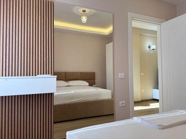 1 bedroom, iron/ironing board, internet, bed sheets - NOVAA SOLEA - Sunny apartment with side sea view (Vlora)